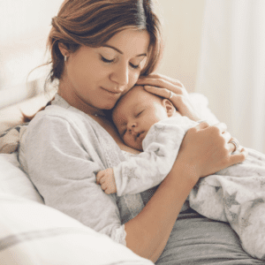 les jeunes mamans peuvent retrouver de l'apaisement en pratiquant aussi des respirations profondes 
