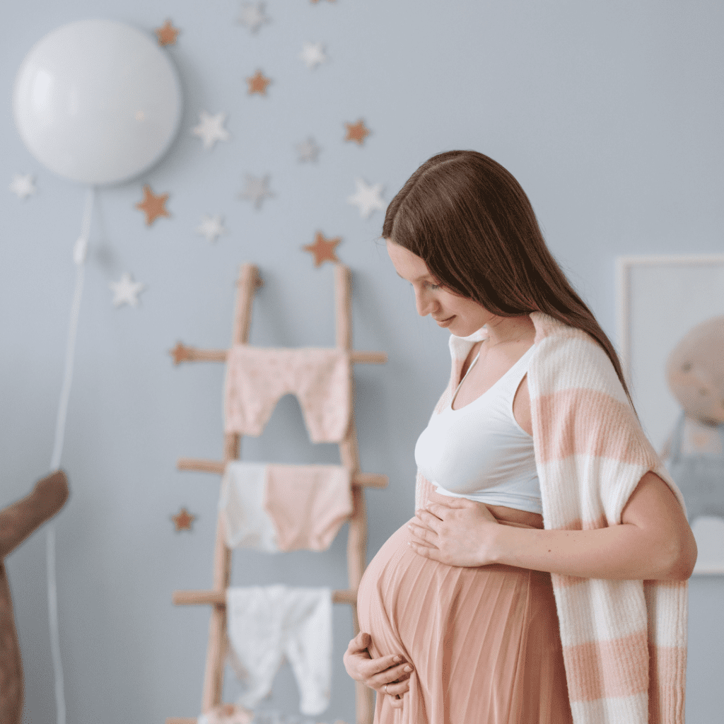 L'hypnose prénatale est encore peu connu du public. Pourtant pour les femmes enceintes, faire des séances peut augmenter considérablement le bien-être